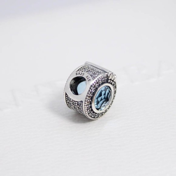 Pandora Sparkling Blue Crown O charm - Picture 5 of 7